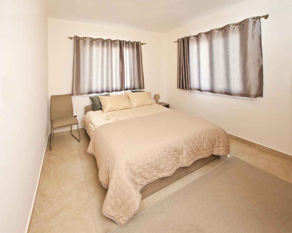 Faros Court Prestige Apartment Paphos Luaran gambar