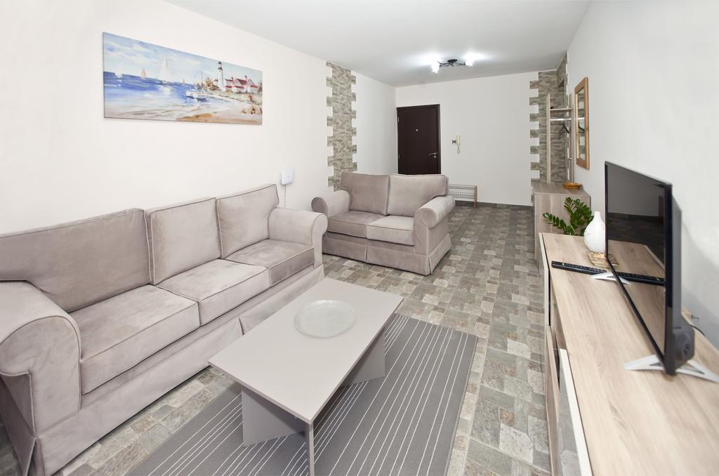 Faros Court Prestige Apartment Paphos Luaran gambar