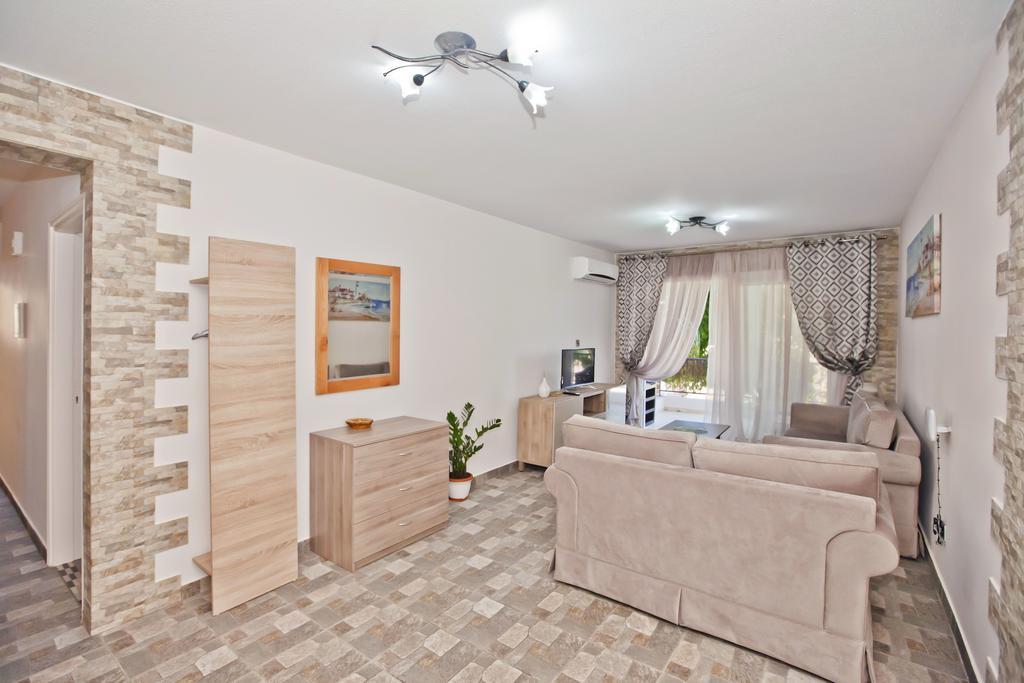 Faros Court Prestige Apartment Paphos Luaran gambar